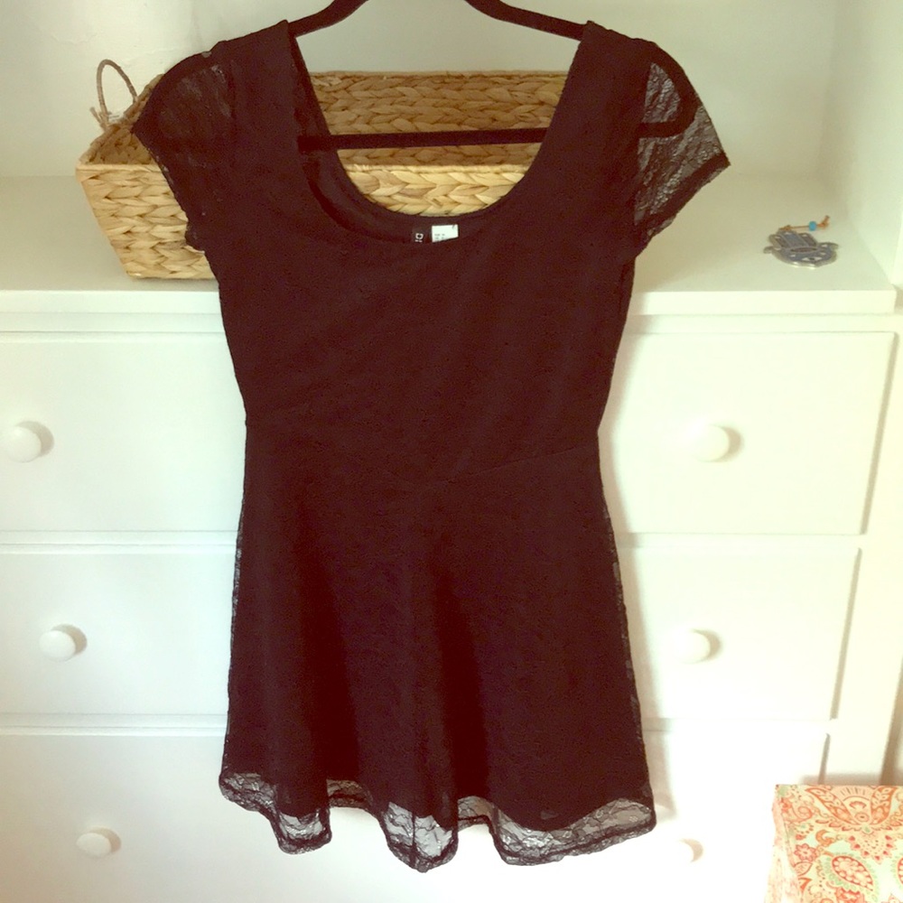 Black lacy dress